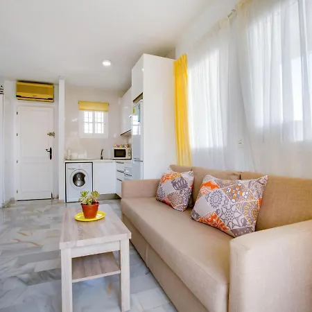 Casa vacanze Inviting Holiday In With Swimming Pool
